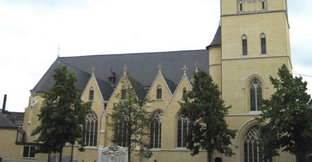 Baraszkowali w kościele. Ksiądz pobiegł po wodę święconą