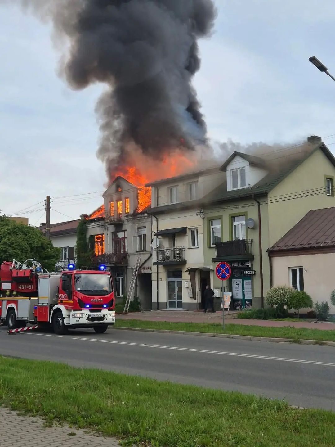 Na zdjęciu pożar na ulicy Sandomierskiej