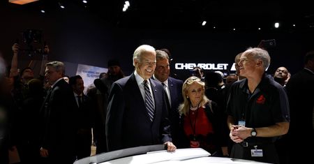 Joe Biden wita się z prezydenturą i żegna z prowadzeniem aut. Koniec z jeżdżeniem corvettą po ulicy