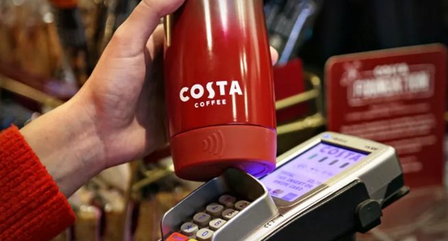 Brytyjska Costa Coffe znalazła sposób na kreatywne wykorzystanie zużytych kubków