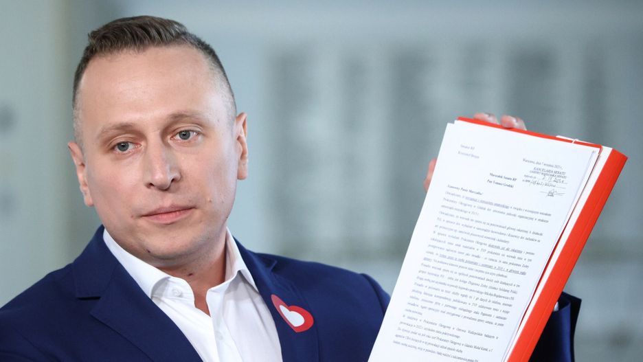 Krzysztof Brejza o wniosku prokuratury ws. immunitetu
Fot. Michal Zebrowski/East News Warszawa, 07.09.2023. Sejm. Konferencja prasowa z udzialem Przewodniczacego Klubu Parlamentarnego Koalicja Obywatelska Borysa Budki, senatora Krzysztofa Brejzy i mecenas Doroty Brejzy pt. "PiS boi si? kolejnych informacji o skali nielegalnej inwigilacji -wniosek PiS-owskiej prokuratury przeciw K.Brejzie". 
N/z: Krzysztof Brejza
Michal Zebrowski
