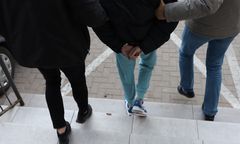 Porwali młodego mężczyznę z ulicy. Pobili go w lesie