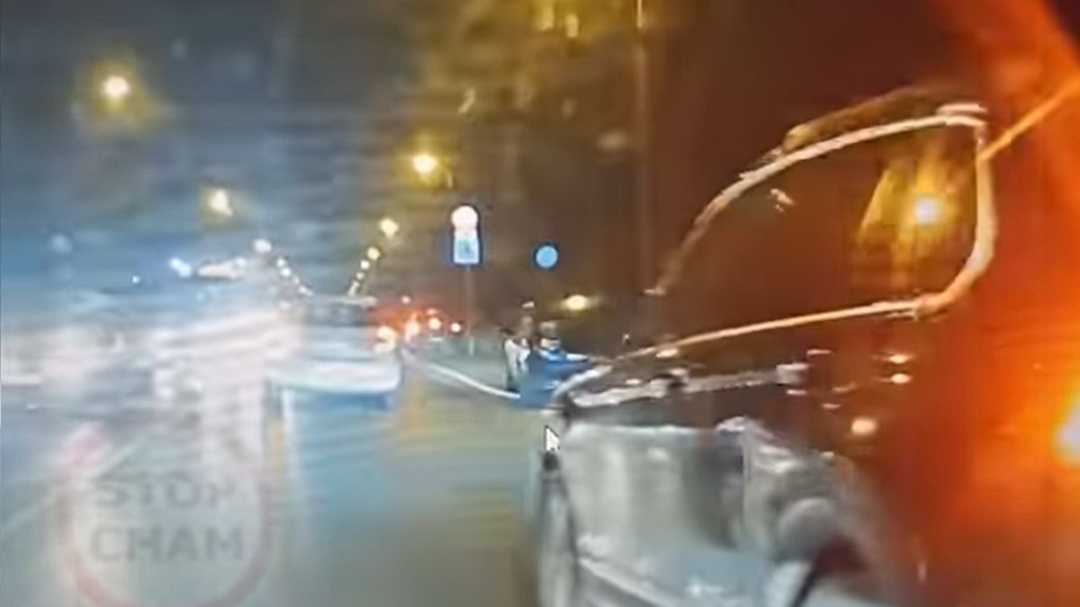 Postanowiła wyprzedzić przez zatoczkę