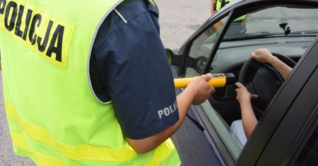 20-latek miał wypadek pod wpływem. Przyjechał po niego ojciec - także pijany