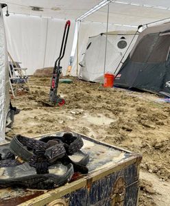 USA: 70 tys. imprezowiczów uwięzionych na pustyni. Nowe doniesienia o sytuacji