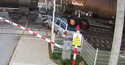 Ominął auta stojące na przejeździe i wjechał prosto w pociąg. 53-latek trafił do szpitala