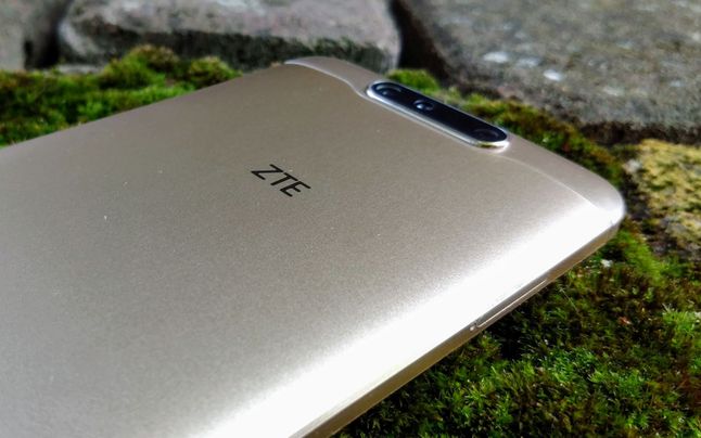 ZTE Blade V8