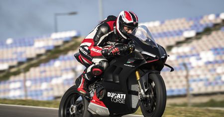 Ducati podnosi poprzeczkę. Panigale V4 SP2 to sportowiec ekstremalny