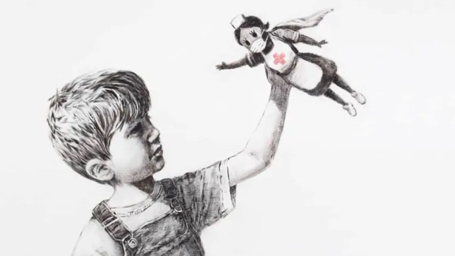 Banksy w czasie trwającej pandemii podarował jedną ze swoich najnowszych prac szpitalowi w Southampton. Rysunek "Game Changer" przedstawia chłopca, który swoje ulubione zabawki – Spidermana i Batmana – zastąpił... figurką pielęgniarki stylizowanej na superbohaterkę