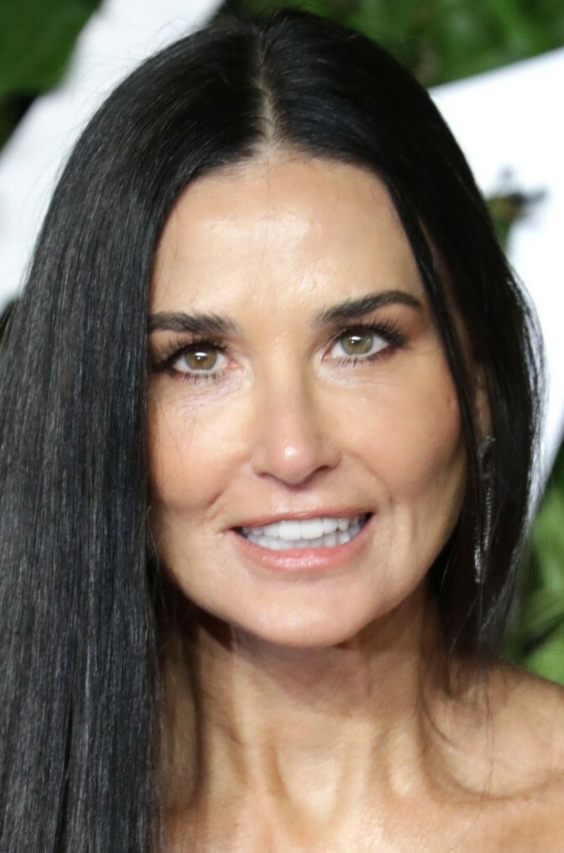 Demi Moore prezentuje gładkie oblicze na gali Fashion Awards 2021