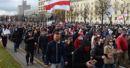 Białoruś: Milicja oddała strzały ostrzegawcze. Dziesiątki zatrzymanych