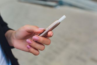 UE chce pokolenia wolnego od tytoniu. Po mentolach bierze się za inne smakowe wyroby nikotynowe