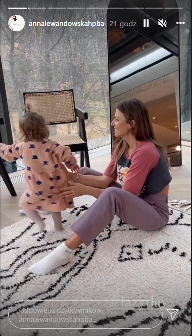 Anna Lewandowska chodzi po domu w skarpetkach za 500 zł 