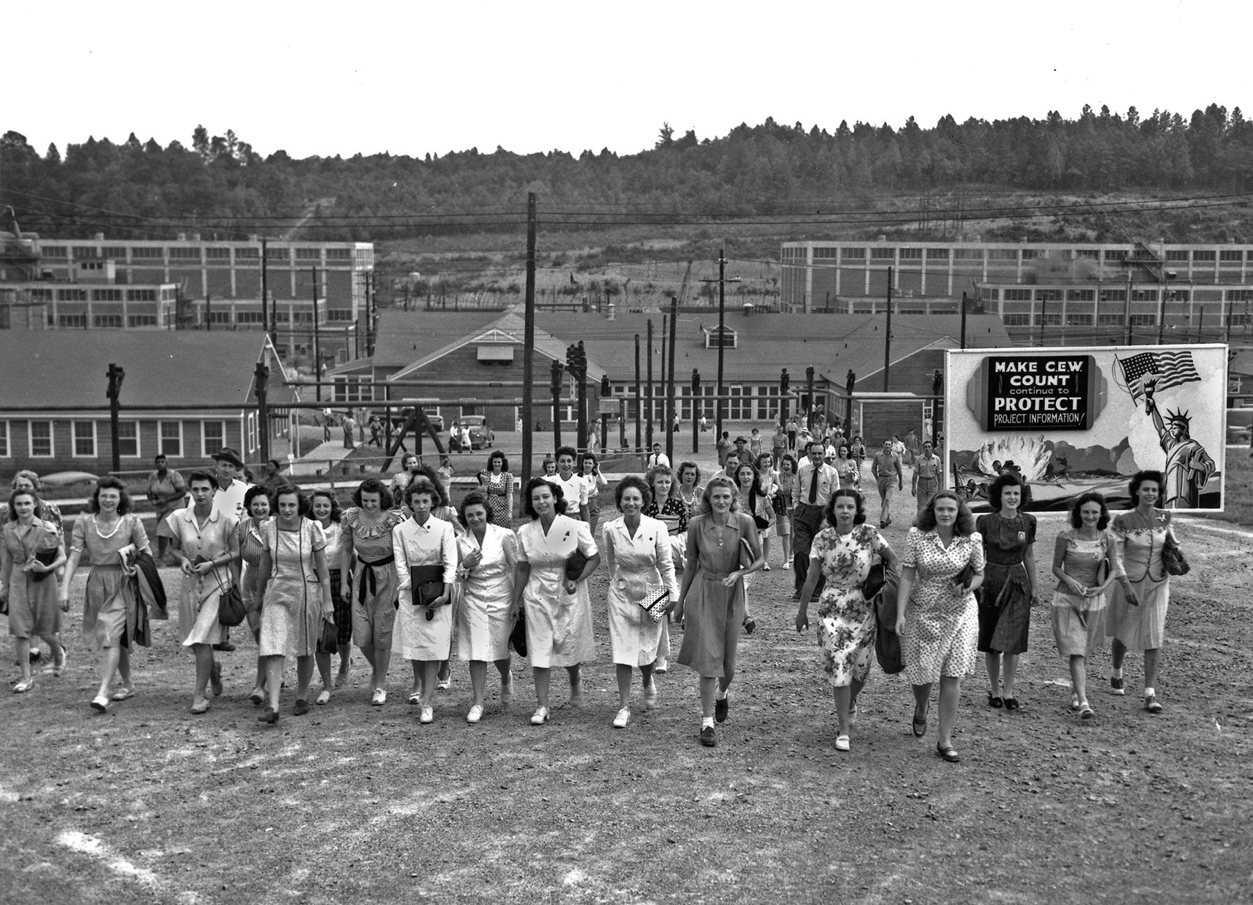 Koniec zmiany w jednej z fabryk w Oak Ridge, zajmujących się wzbogacaniem uranu