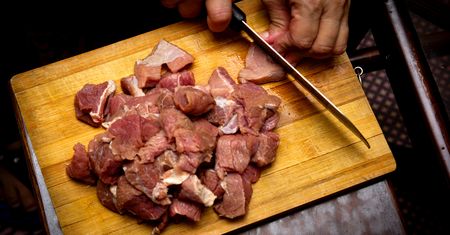 Włośnica. Więcej przypadków niż przed rokiem. To śmiertelnie niebezpieczna choroba