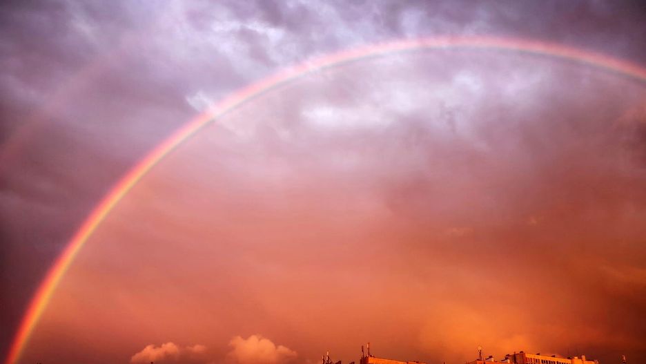 Pogoda. Malowniczy zachód słońca nad Warszawą. Tym zdjęciem z Bielan podzieliła się z nami pani Joanna