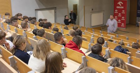 E-paliwa, matematyka i fake newsy. Ciekawe wykłady na Politechnice Warszawskiej w Płocku