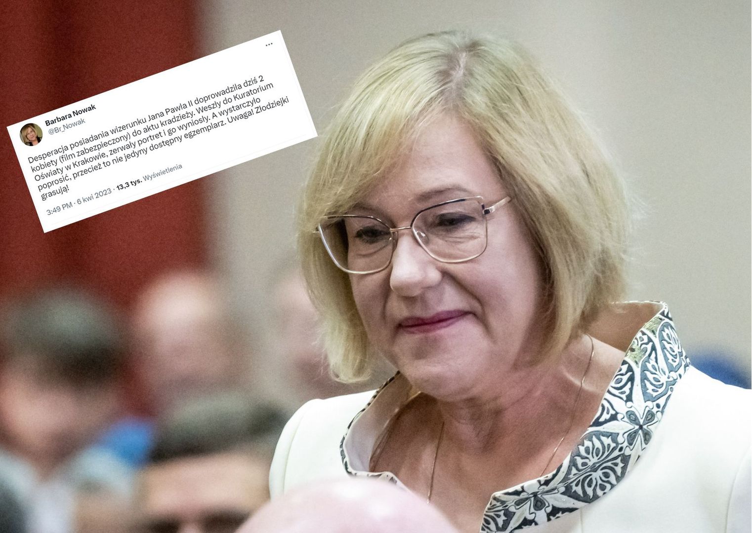 Zerwały plakat z papieżem z budynku kuratorium. "Złodziejki grasują" pisze Barbara Nowak