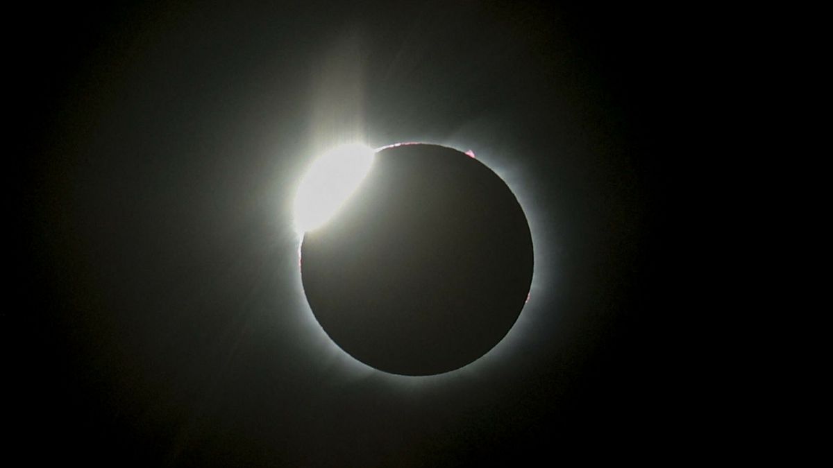 Całkowite zaćmienie Słońca. Było je widać na Antarktydzie 1