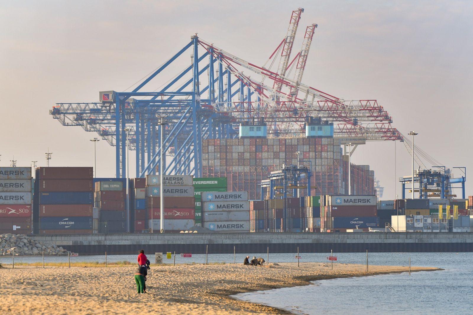 transport suwnic
Andrzej Jackowski
Baltic Hub, nabrze�e, port, Statek, suwnice, transport suwnic