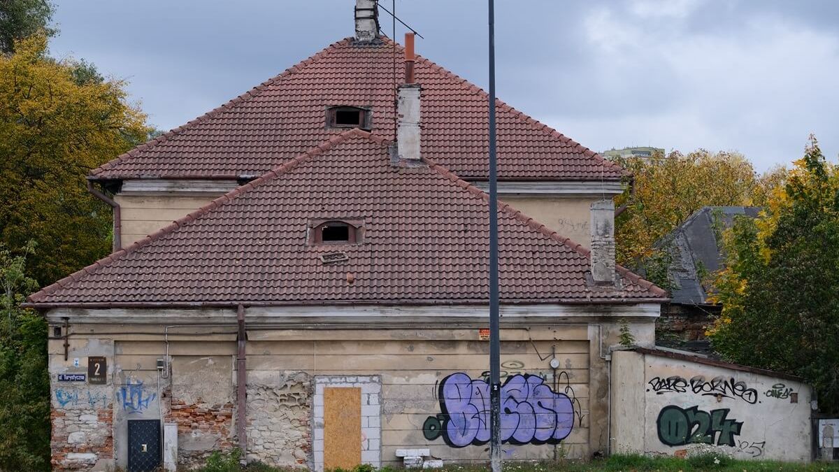 Budynek Czerwonej Karczmy przy ul. Turystycznej w Lublinie