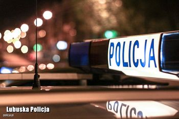 Brutalny atak w Żaganiu. 37-latek kopał kobiety i groził im śmiercią, użył też siekiery