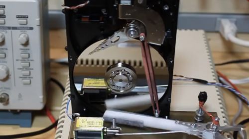 Zobacz, jak stary sprzęt elektroniczny gra piosenkę „House of the Rising Sun” [wideo] 1