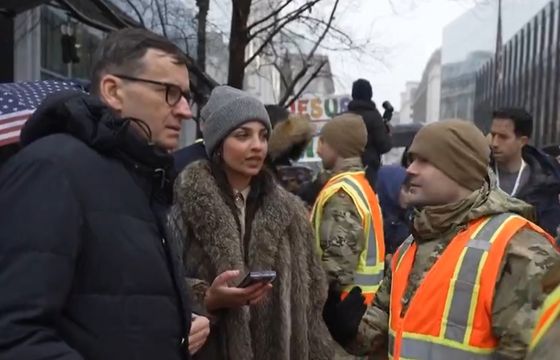 Morawiecki z problemami przed wiecem Trumpa. Karnowski wini Republikę