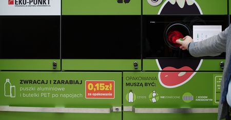 System kaucyjny. Znana sieć zapłaci klientom za plastik i aluminium