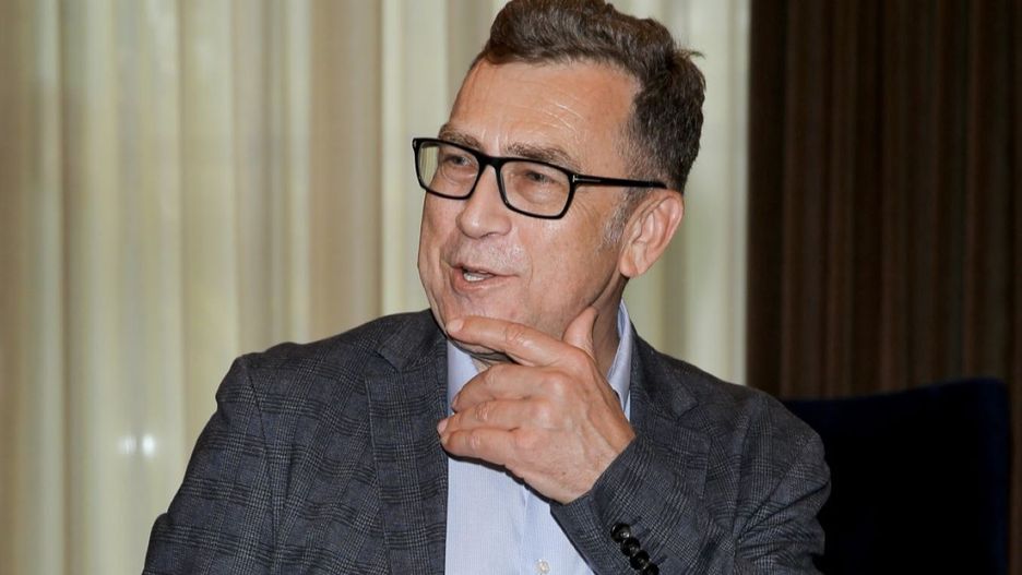 Maciej Orłoś jest z wykształcenia aktorem