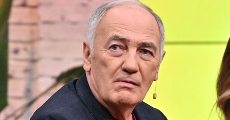 Karol Strasburger został ojcem w wieku 72 lat. Mówi wprost: "Dziecko zaczyna układać nam życie"
