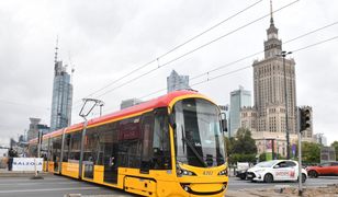 Test stołecznej komunikacji. Samochód czy transport publiczny?