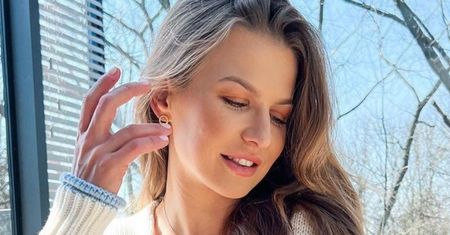 Dziewczęcy manicure w stylu Anny Lewandowskiej. Będzie królował wiosną 2023