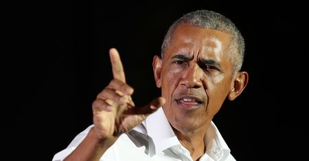 Barack Obama igra z... koronawirusem. Były prezydent wywołał skandal w USA