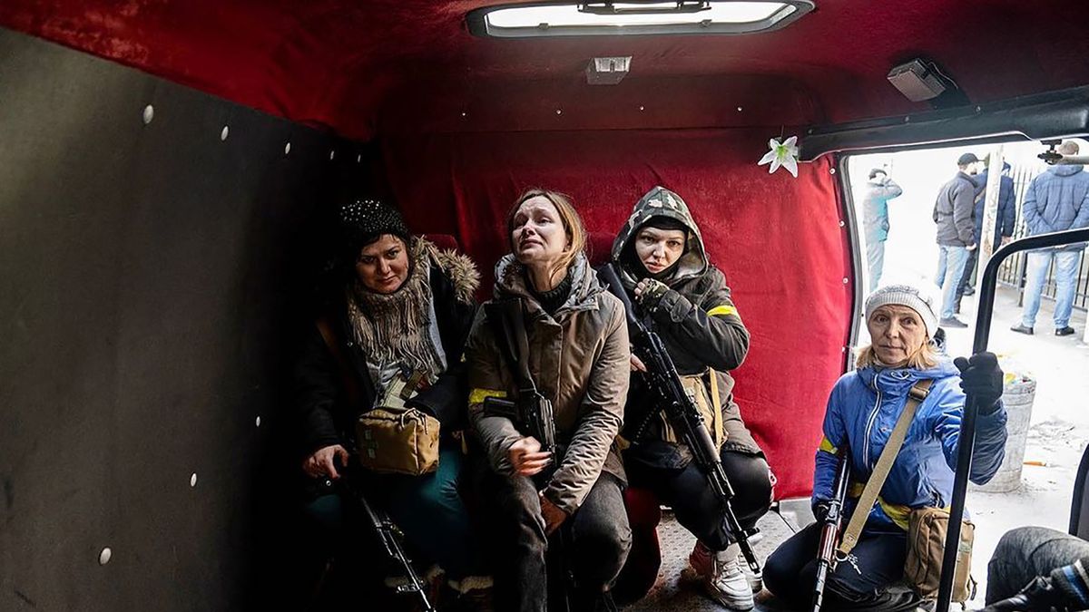 Wojna w Ukrainie: Znana fotografka niczego się nie boi. Jej praca jest ekstremalnie ważna 1