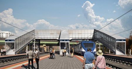 Warszawa Gdańska. Pracowity czas przed stacją kolejową
