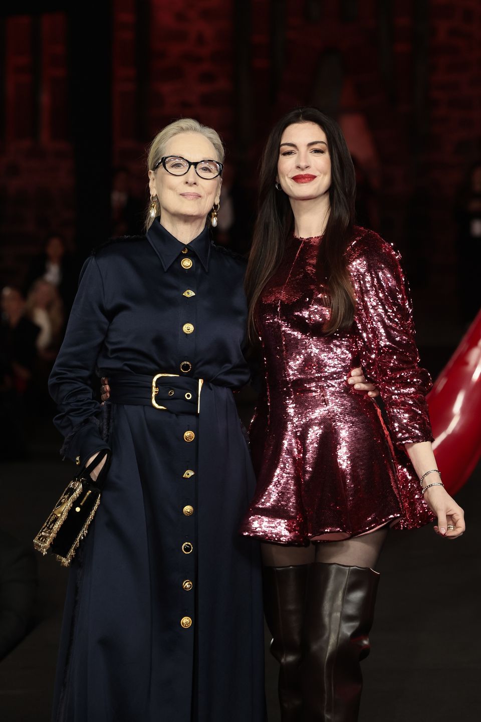 American actresses Meryl Streep (L) and Anne Hathaway (R) take part in a fashion show at the Anahuacalli Museum in Mexico City, Mexico, 30 March 2026. Streep, alongside fellow American actress Anne Hathaway, appeared on a runway in Mexico City, the first of six major cities they will visit around the world to promote the premiere of the sequel to ?The Devil Wears Prada?. EPA/José Méndez Dostawca: PAP/EPA.