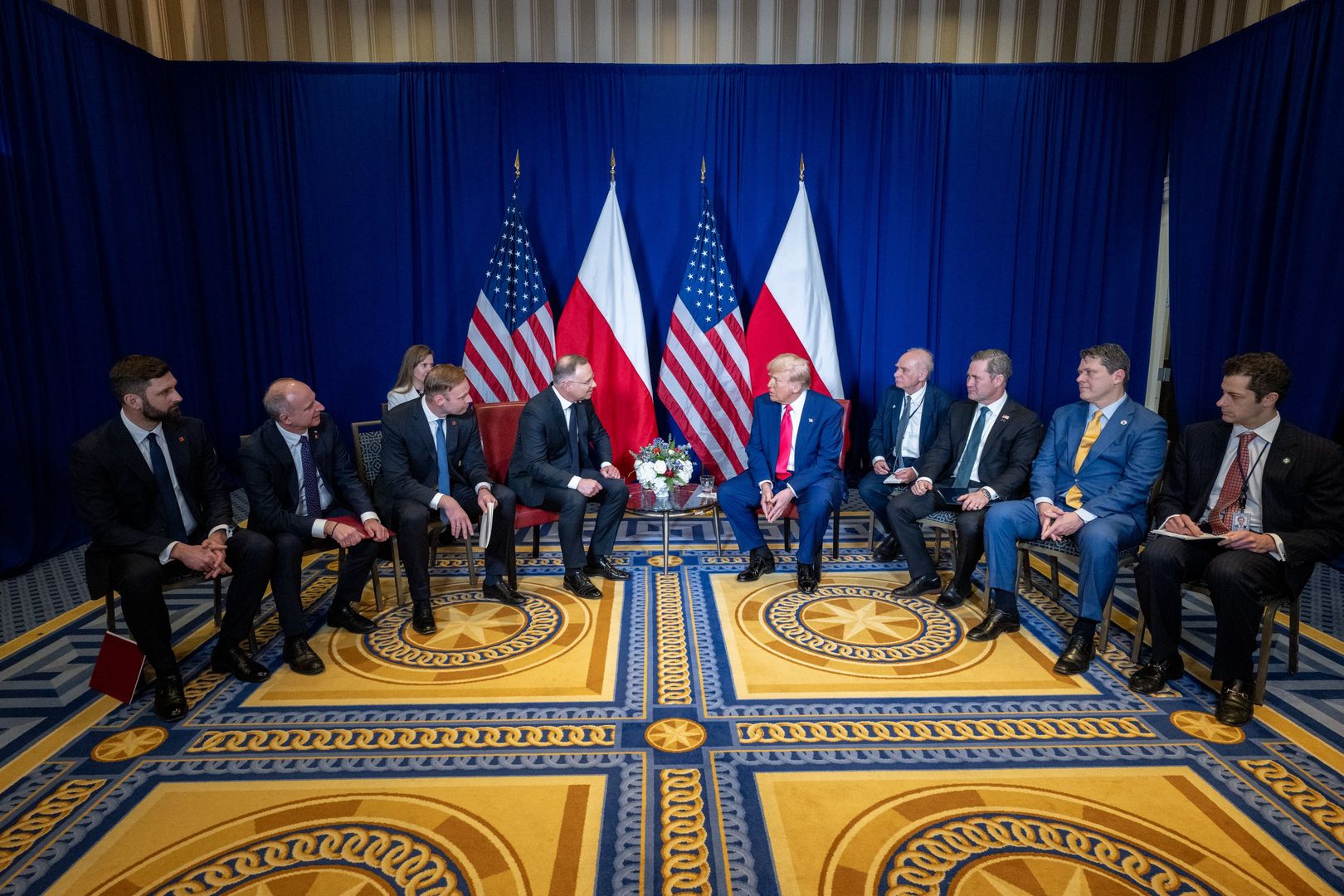 Miało trwać godzinę. Trump ze spotkania z Dudą wyszedł o wiele szybciej