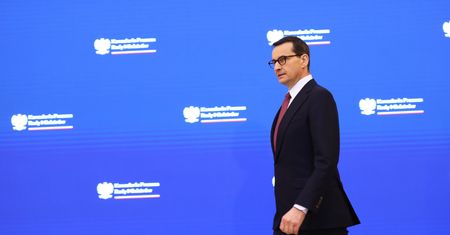 "Prawdziwy wróg jest na wschodzie". Premier o sporze z Brukselą o KPO