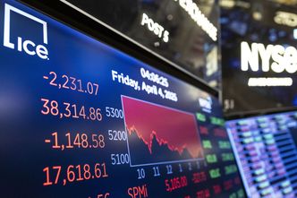 Szok trwa. Na giełdach spadki. "Puszka pandory z cłami została otwarta"