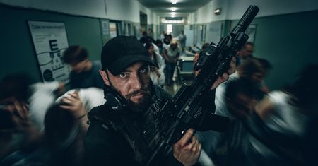"Idź przodem, bracie". Klimatyczny thriller na Netfliksie [RECENZJA]