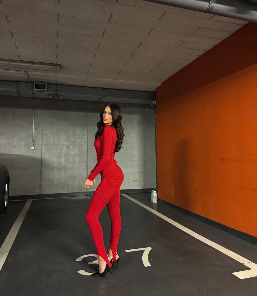 Roksana Węgiel w czerwonym zestawie