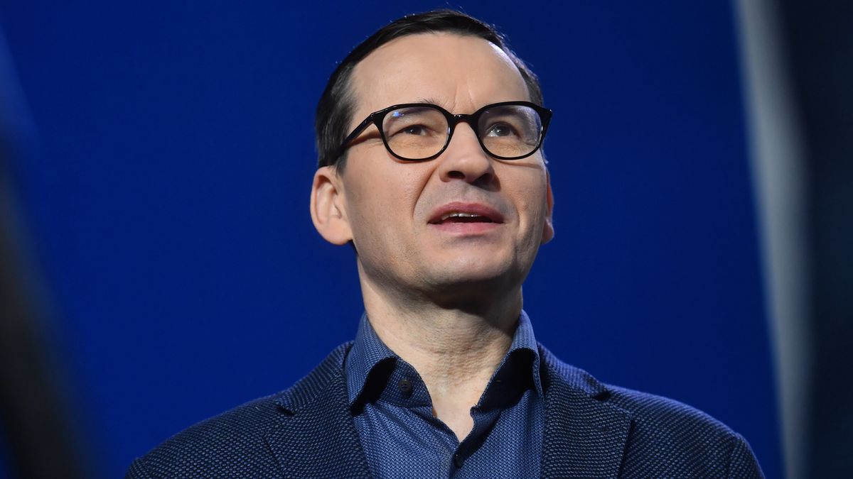 Warszawa, 21.01.2023. Premier Mateusz Morawiecki podczas zjazdu Akademii PiS, 21 bm. w siedzibie partii przy ul. Nowogrodzkiej w Warszawie. To pierwszy zjazd Akademii w bloku �Dokąd zmierzamy?�. Wykłady w ramach Akademii PiS zostały pogrupowane w trzy bloki: "Skąd jesteśmy?", "Dokąd zmierzamy?" oraz trzeci, dotyczący problematyki prawnej. Spotkania odbywają się raz w miesiącu. (aldg) PAP/Piotr Nowak
