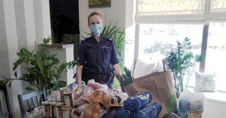 Zbiórka żywności dla potrzebujących. Gest solidarności w obliczu pandemii