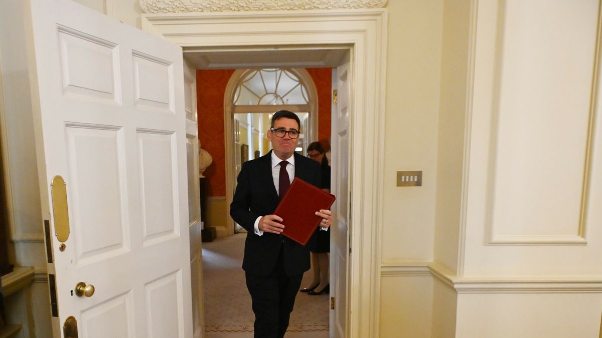 Andy Burnham przejmuje tekę premiera Wielkiej Brytanii