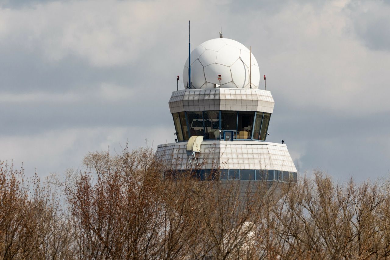 Ośmiu prezesów w ciągu 15 lat. Skonfliktowana z kontrolerami PAŻP przypomina "Paragraf 22"