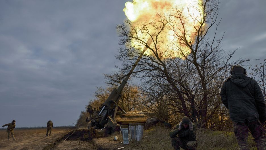 Russian invasion of Ukraine
epaselect epa10296493 Ukrainian servicemen shoot from a self-propelled 203mm cannon 'Pion' on their position in Kherson area, Ukraine, 09 November 2022 amid the Russian invasion. Russian troops on 24 February entered Ukrainian territory, starting a conflict that has provoked destruction and a humanitarian crisis.  EPA/STANISLAV KOZLIUK 
Dostawca: PAP/EPA.
STANISLAV KOZLIUK
epaselect