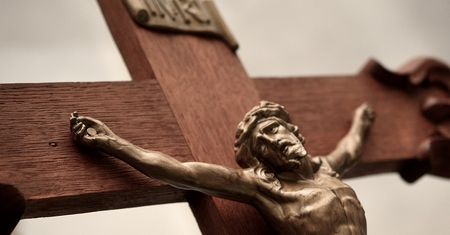Wielki Piątek bez całowania krzyża, święcenie pokarmów poza kościołem