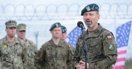 Płk Piotr Lewandowski: "Powoli, ale skutecznie". Czarne chmury nad Donbasem