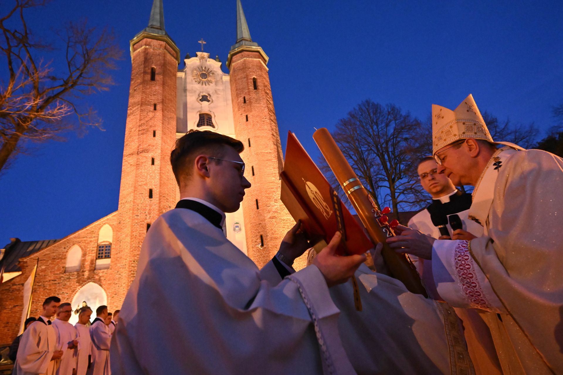 Odejścia z Kościoła w Polsce? Abp Wojda mówi, jak jest naprawdę